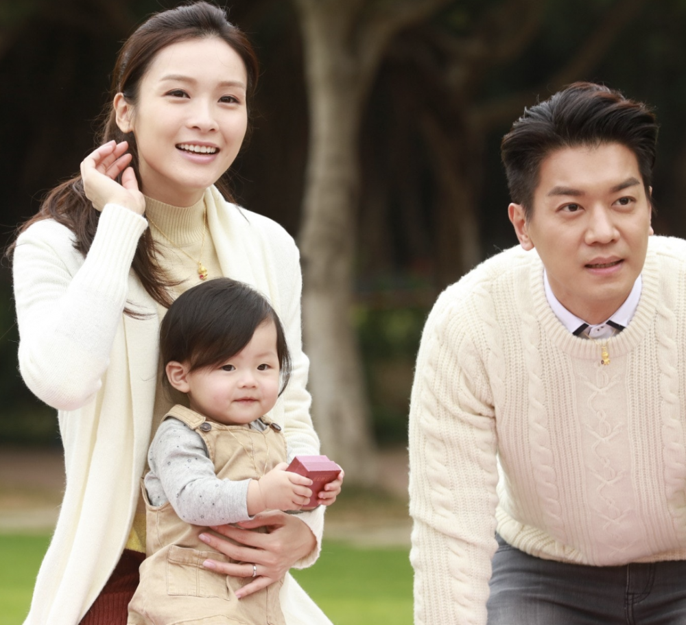 丈夫遂急忙到娘家向妻子負荊請罪，把妻兒接回家