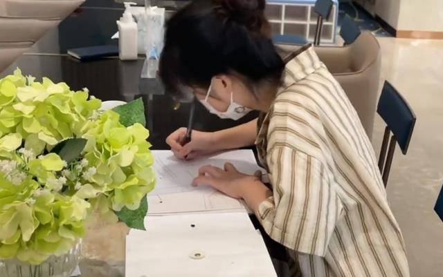 爸爸決定斥巨資助女兒重拾生活激情。