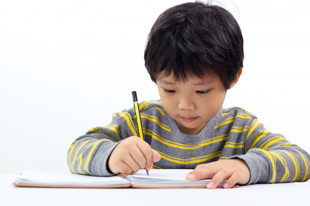 大兒子每天自動自覺做功課，為自己的學業負責任。