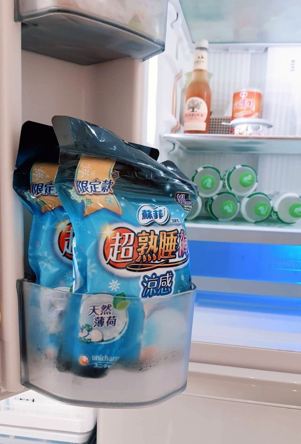 台灣一名人妻在雪櫃發現兩包衞生巾。