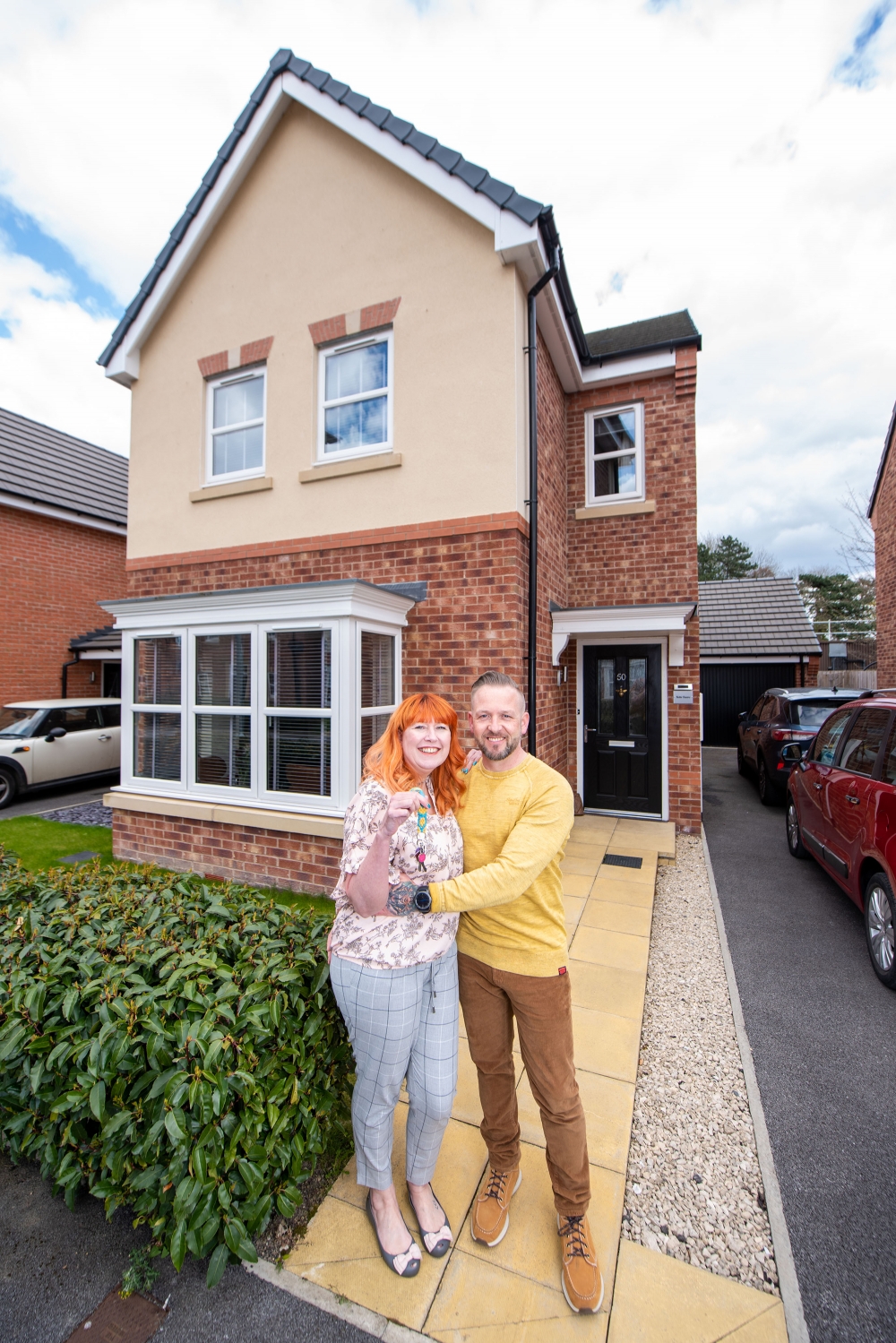 最後兩人決定將房子一分為二,劃分出兩個私人空間。