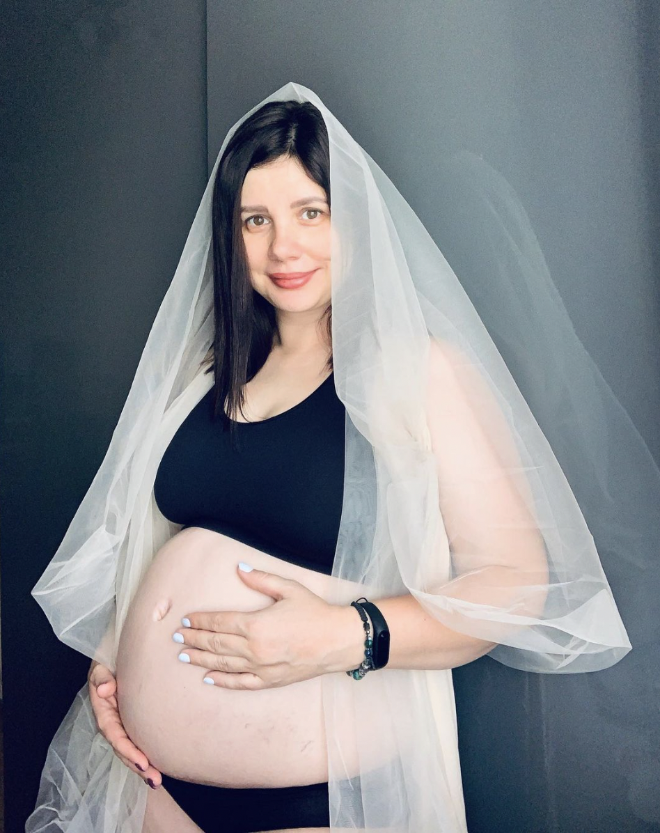當年Marina奉子成婚。