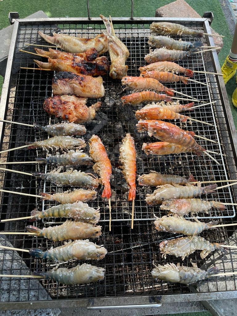 BBQ有多款美食,如墨魚丸、魚蛋、貢丸、芝士腸、獅子狗和特調醃製的豬、牛、羊、雞