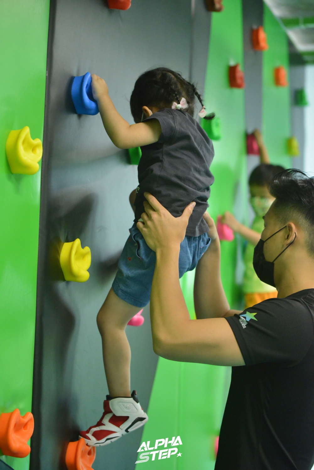 每一種設備都訓練不同的肌肉或敏捷力，好玩又能提升體能