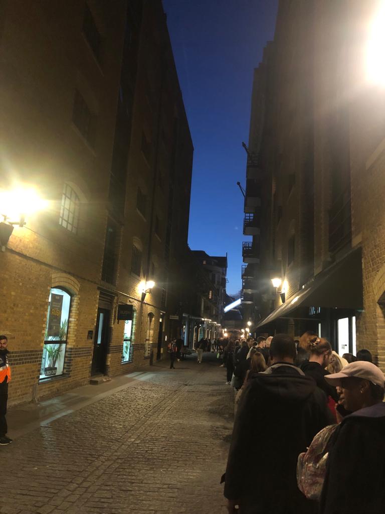 不知不覺已開始入黑。