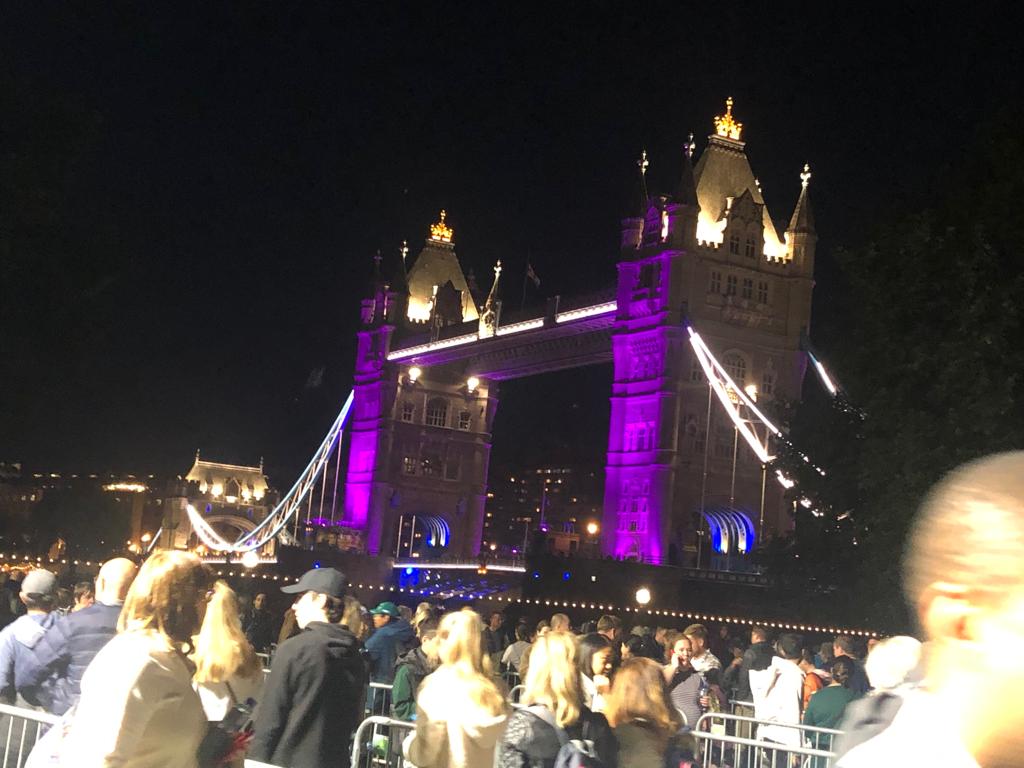 來到Tower Bridge。