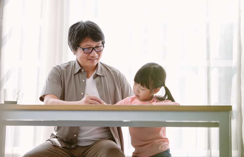 網民大讚爸爸手勢專業。