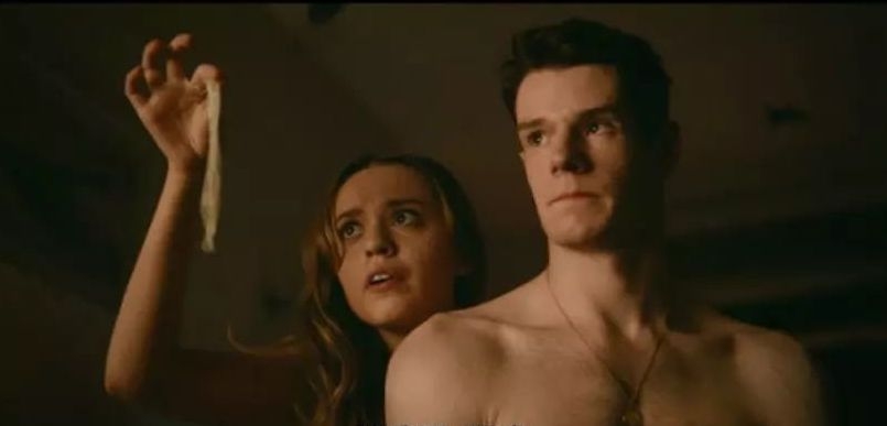 情侶一見面就馬上到房間裏進行性活動