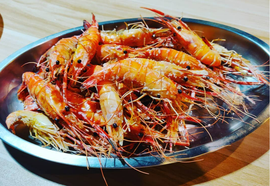 可找職員幫手烹調，有清蒸蝦或鹽燒蝦兩款烹調選擇