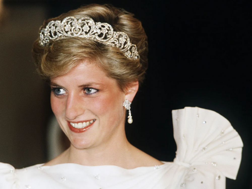 戴安娜王妃與查理斯三世結婚當天所佩戴的史賓沙王冠。
