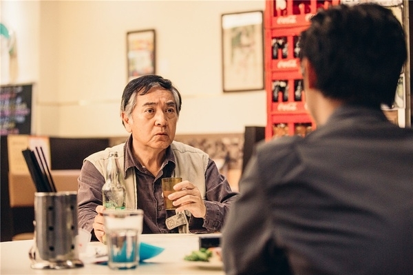 準爸爸一直幫老父親打工，只可惜父親是個「惡老闆」。