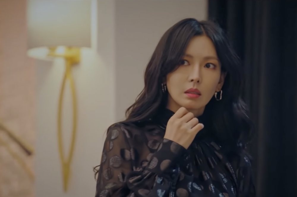 老公出軌對象是年輕時愛而不得的人。