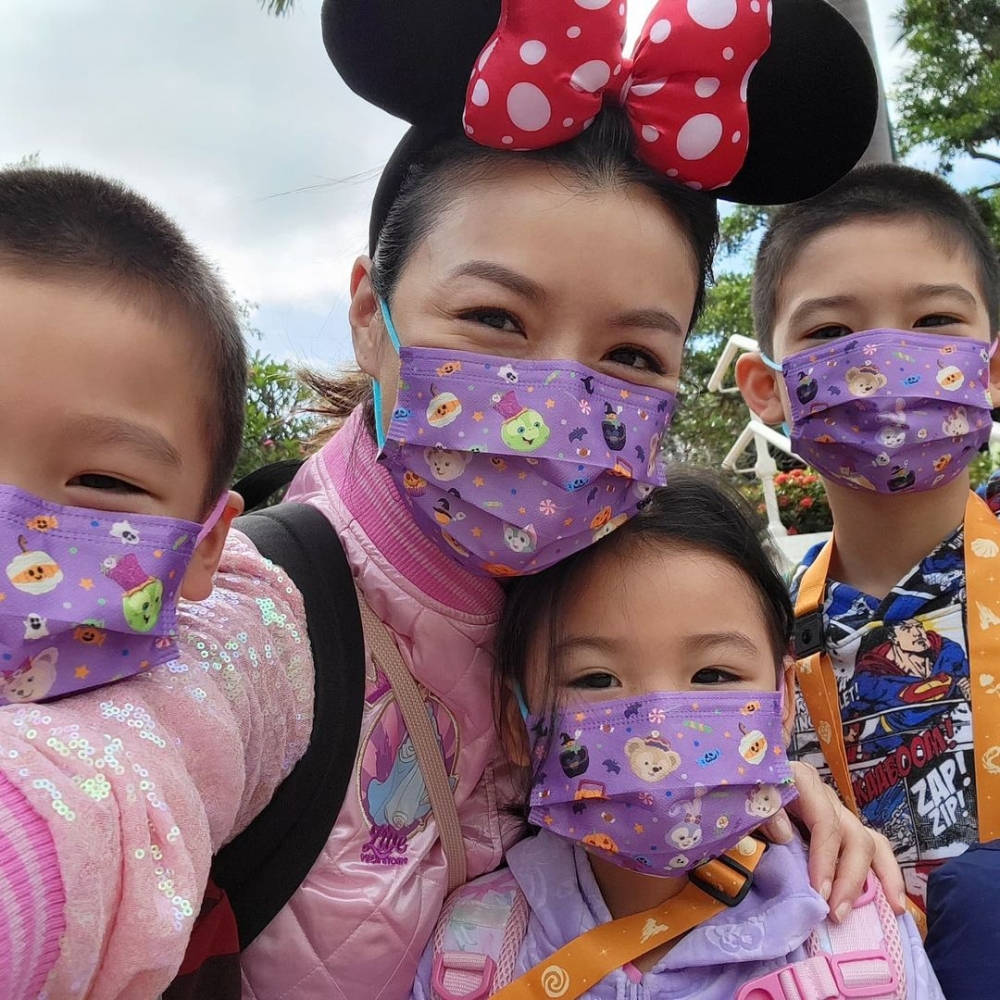 陳茵薇不時帶3子女同遊。