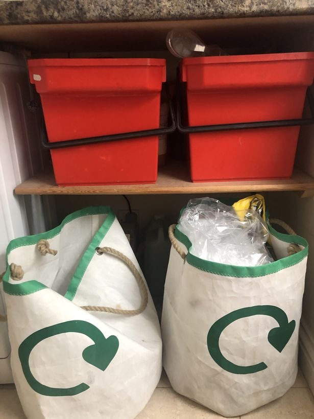 Jen會購買大包裝物品，以減少塑料袋使用量。