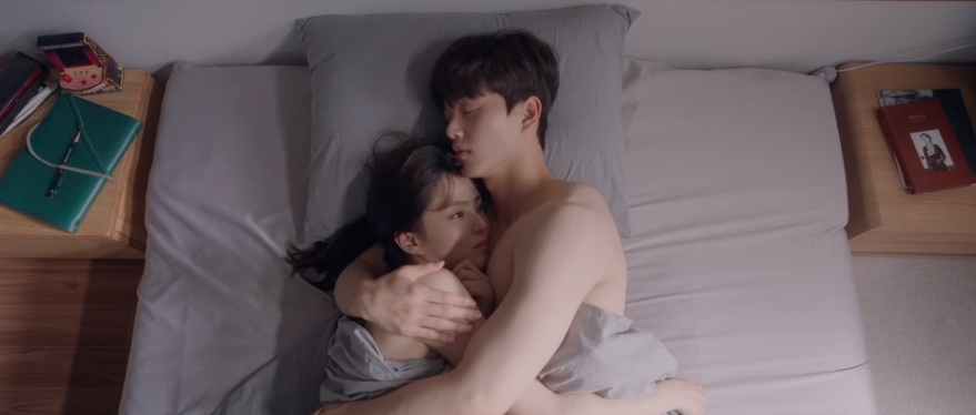 網民指責「子與父同享，與禽獸共舞」