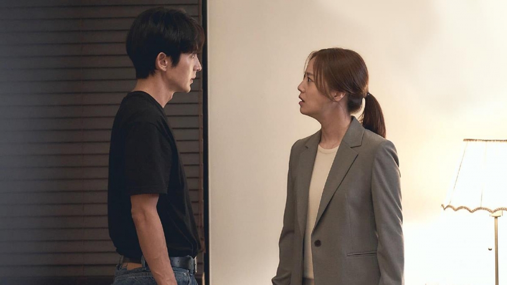 老公怪罵老婆，認為老婆需要負責家中所有開支。