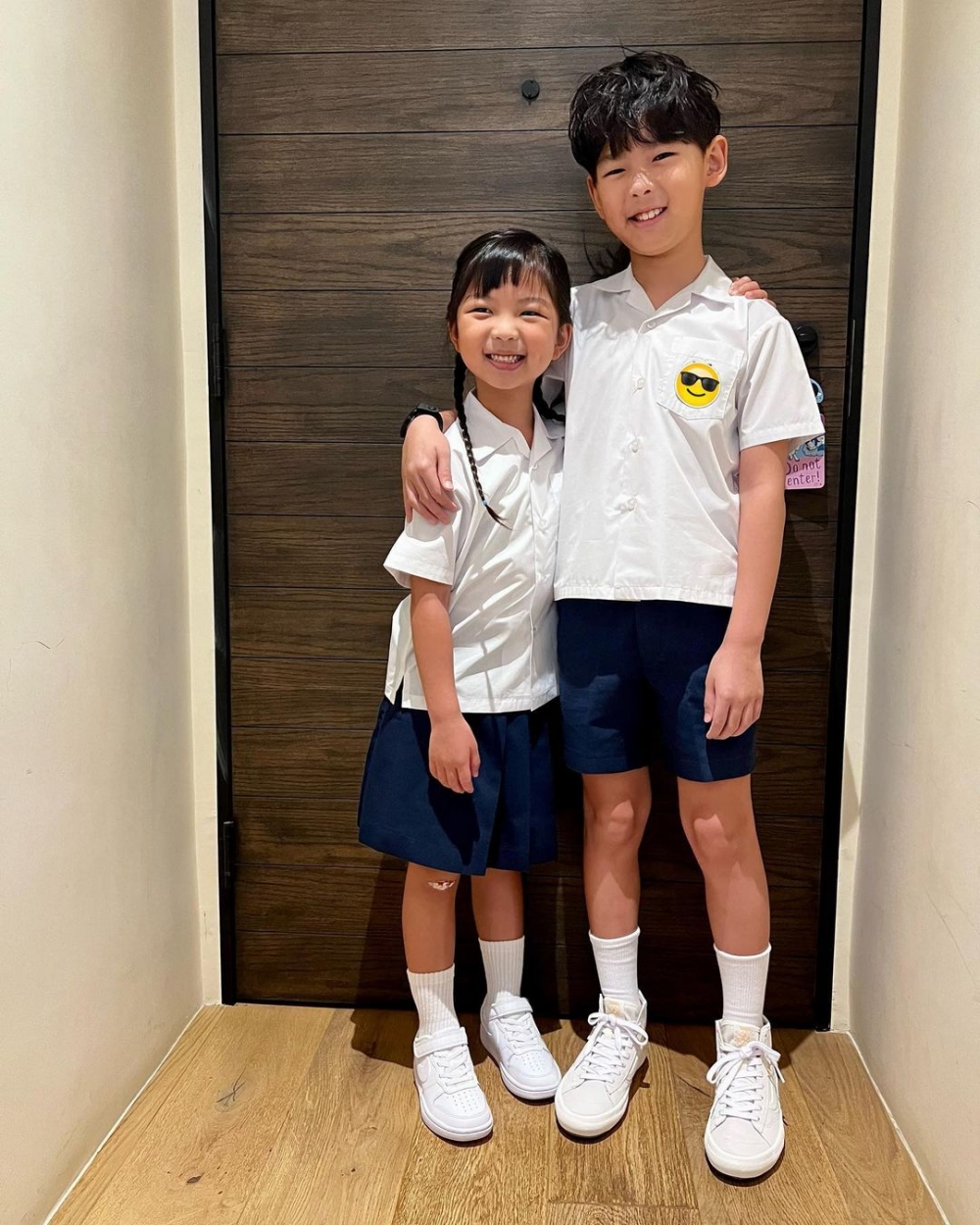 妹之和哥哥一樣入讀救恩小學。