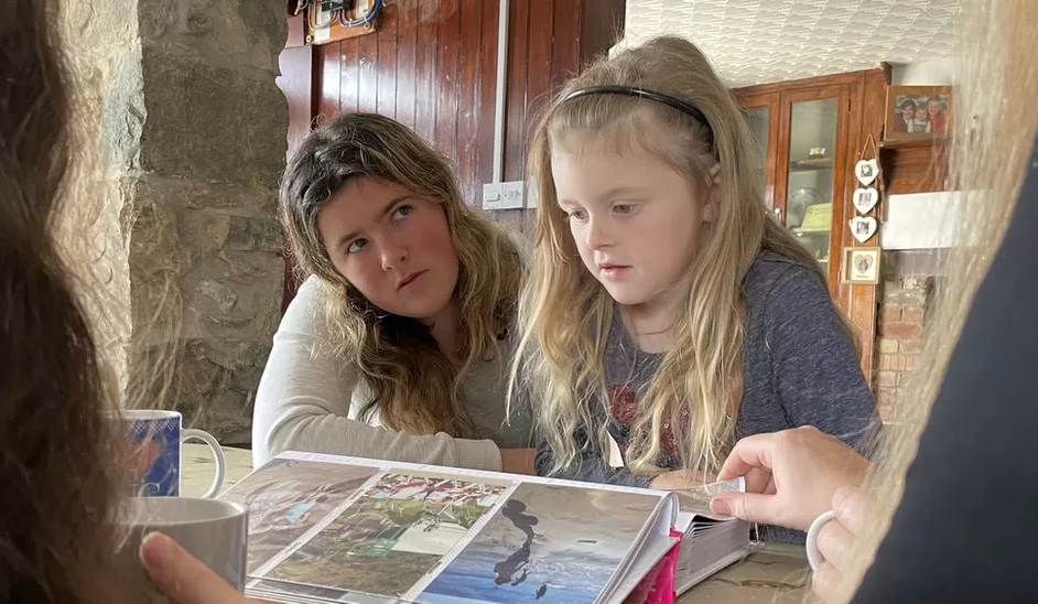 妹妹獲救後就對姐姐說「我愛你」。