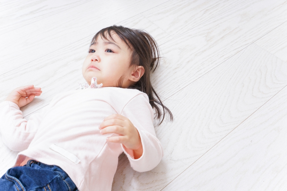 阿女做功課做到半夜，扭計大喊時更驚動了鄰居。