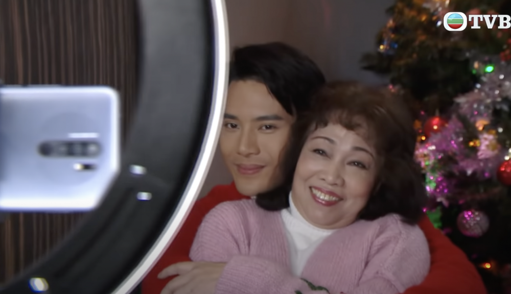 一名65歲女子以Instagram認識了一名俄羅斯男子。