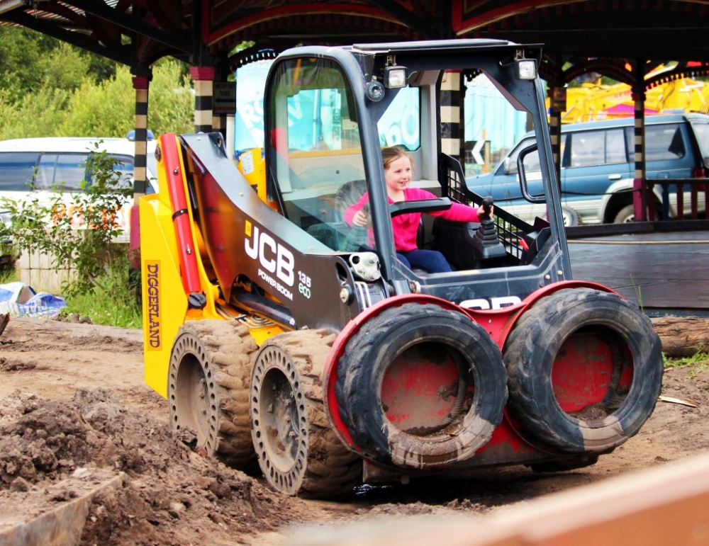 小朋友有全新工地體驗。