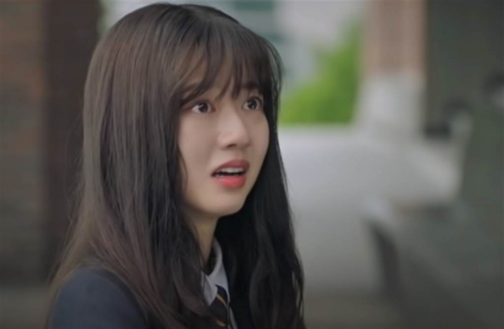 不少網民建議女兒轉校