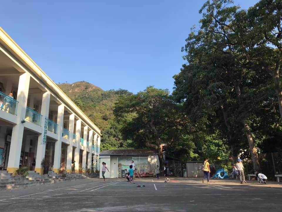 鄉師自然學校允許學生通山跑。