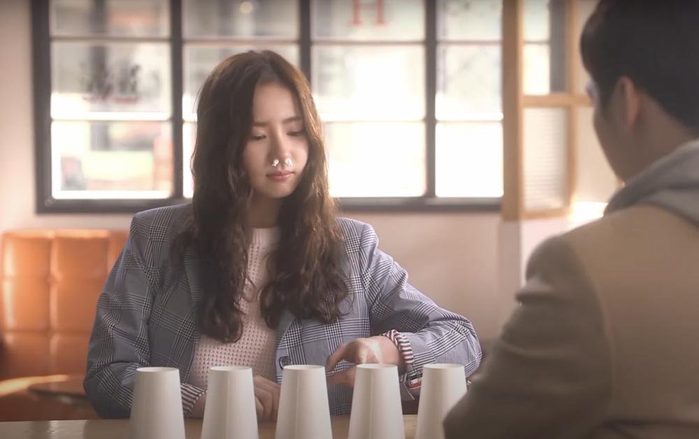 孕婦想念前度香水味，老公迫於無奈滿足老婆。