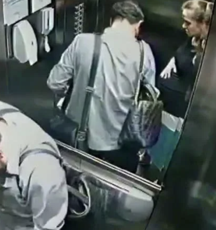 女兒突然出世，丹尼洛專業、冷靜幫妻子。