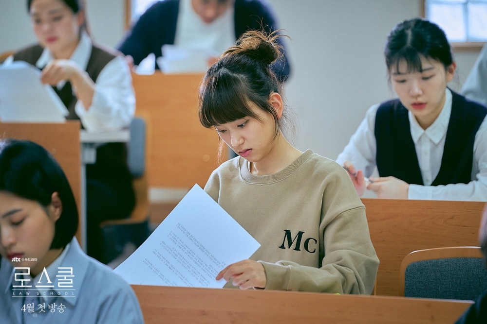 大學生在恢復面授課程後,上課專注力下降