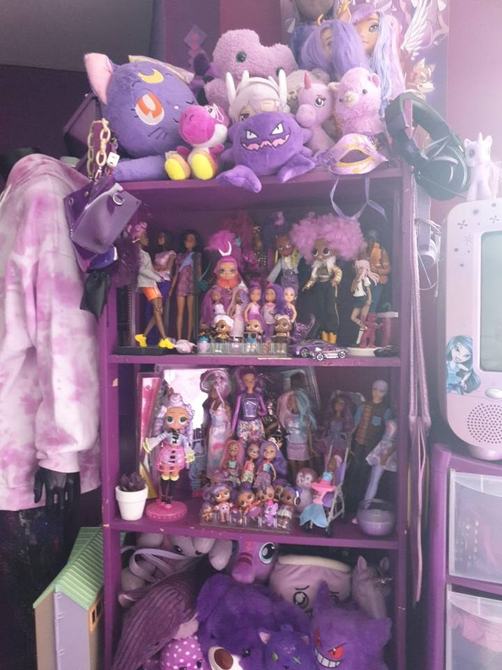 清一色的嬰兒玩具。