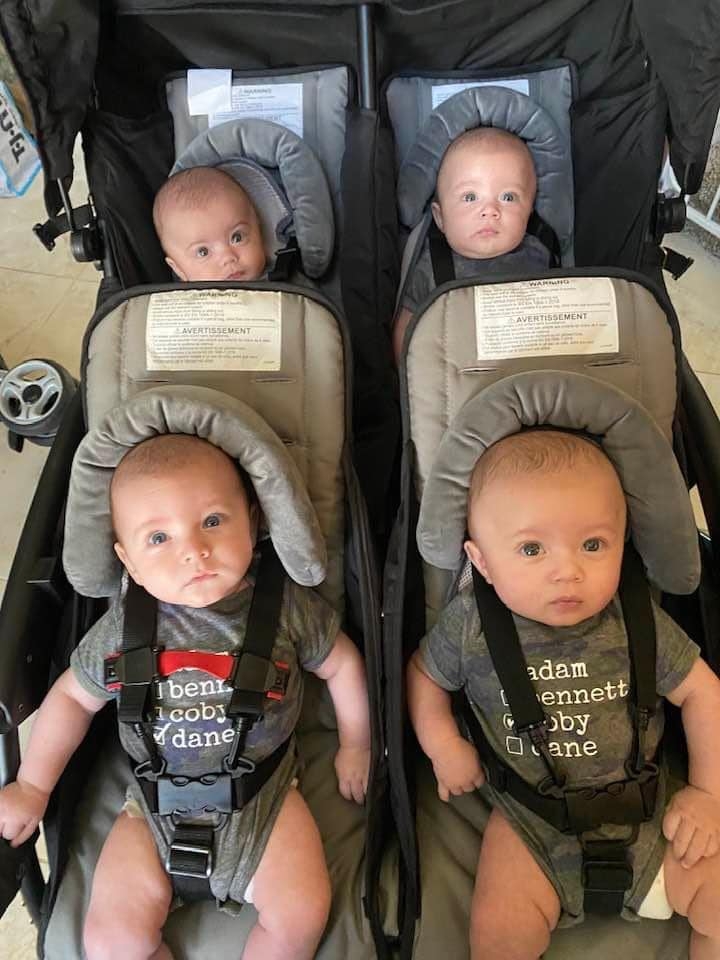 4個寶寶越來越大變得容易分辨