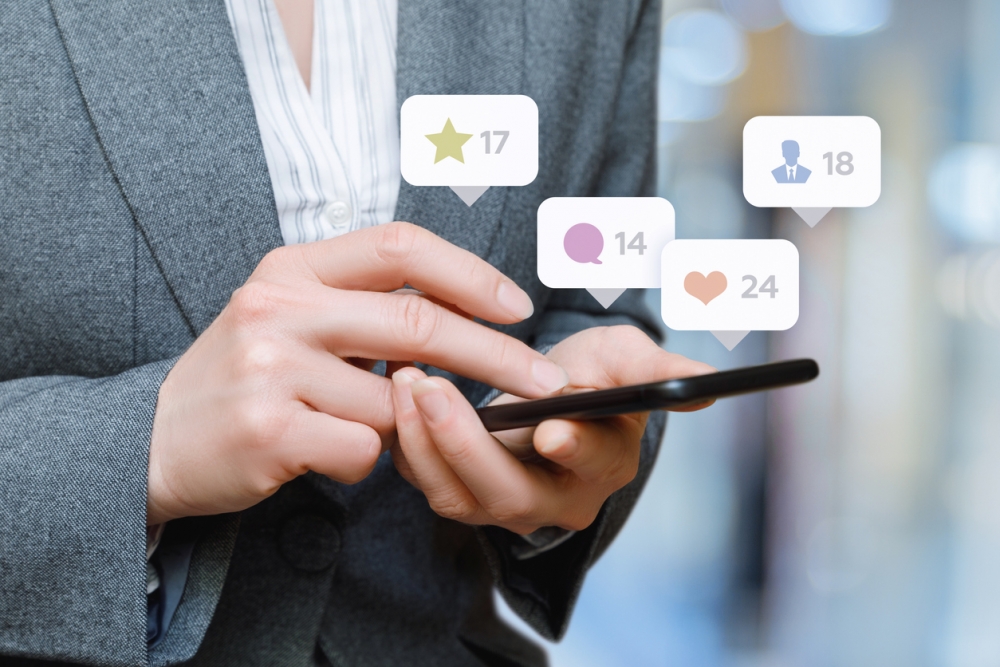 通訊軟件常常以不完整句子溝通。