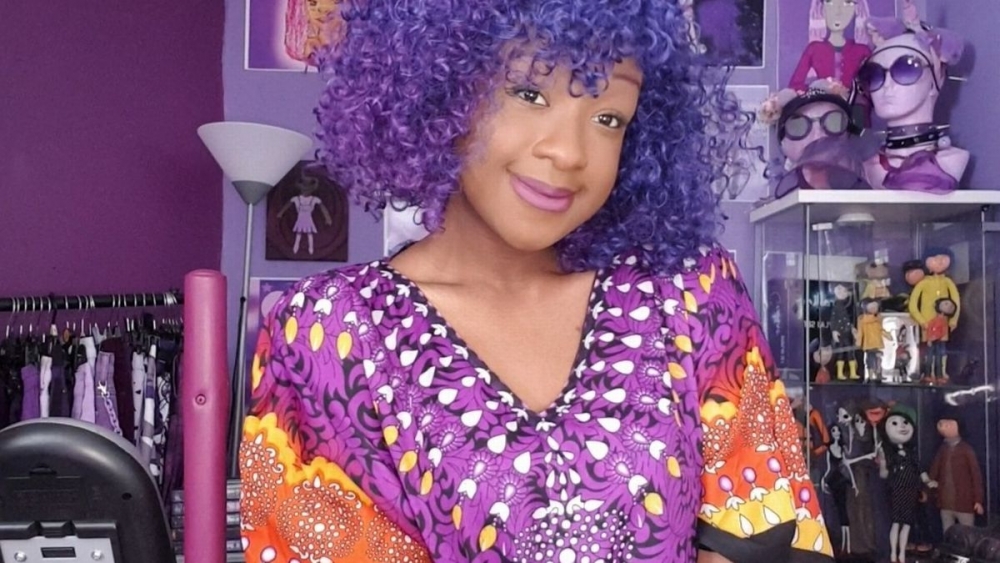 單親媽媽Vanessa Allen鍾情紫色,一頭紫髮非常有代表性。