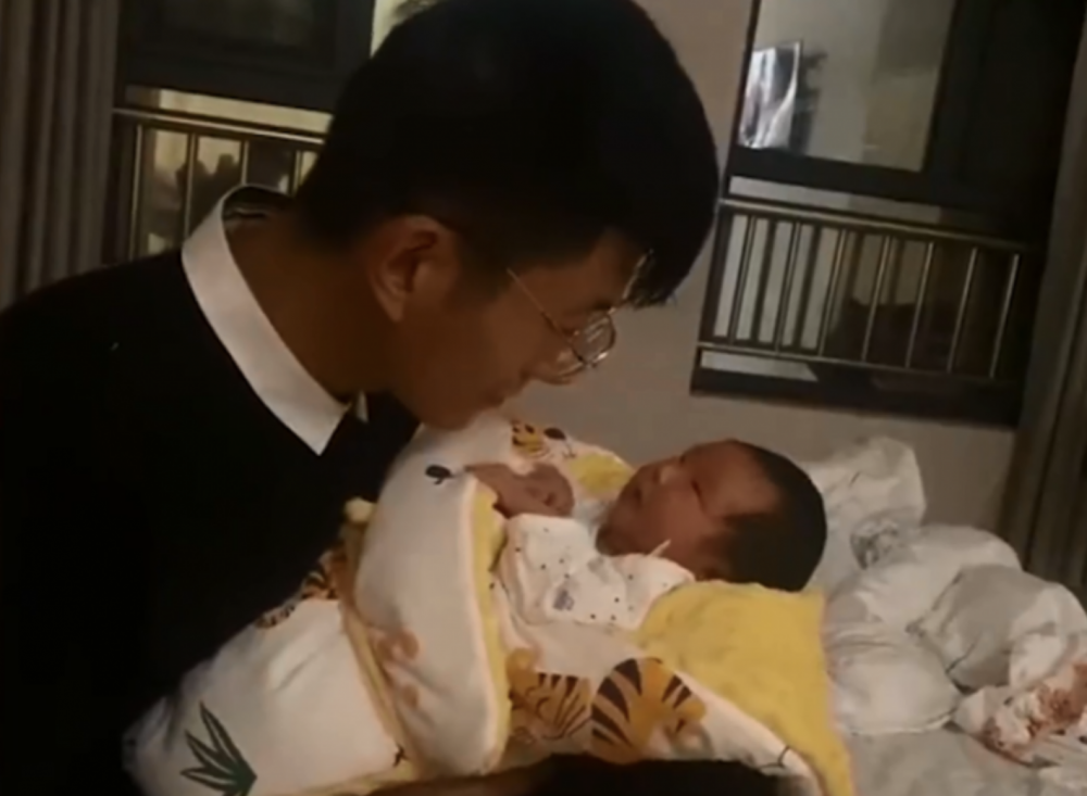 本來想給孩子起名「陳喜糖」，即爸爸喜歡媽媽的意思