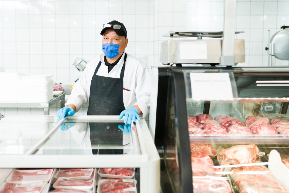 男童一家經營凍肉店。