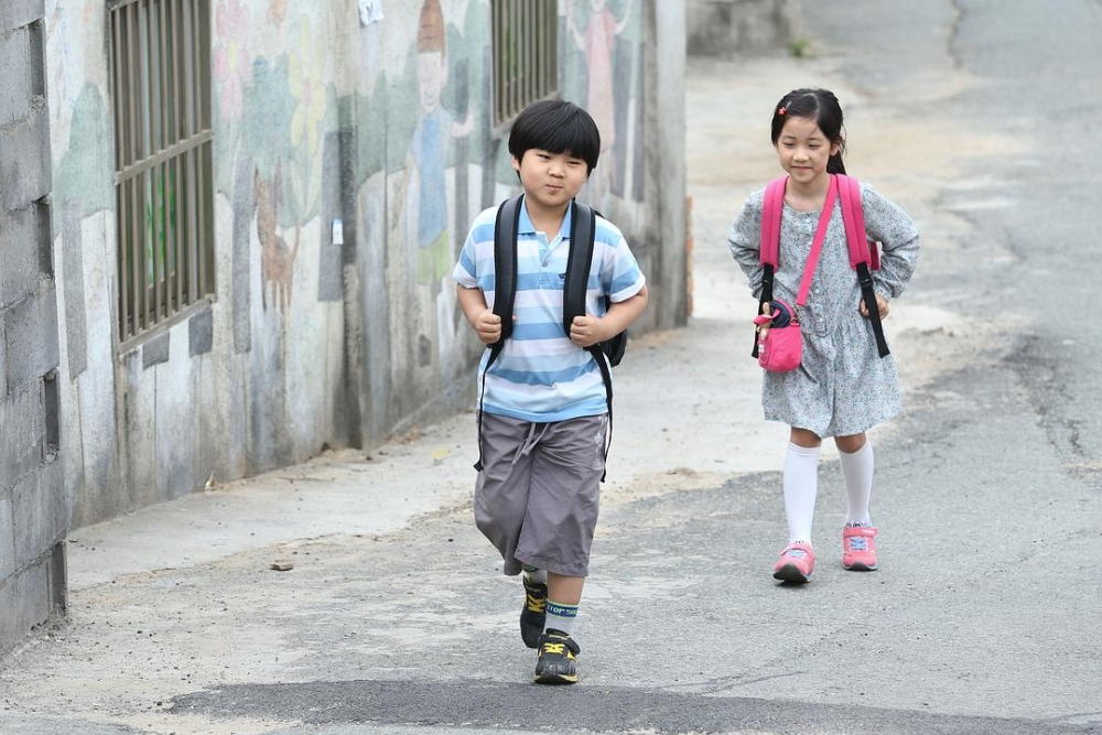 小時候要好的青梅竹馬是不少父母希望回到過去的原因之一。