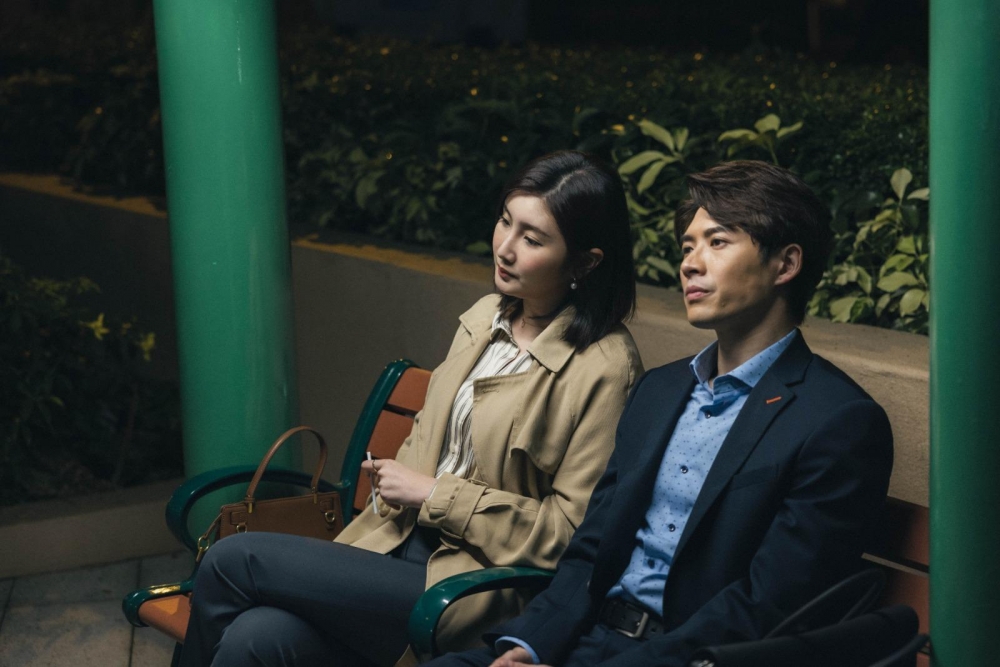 媽媽自身難保,也無暇擔心小孩的學業了。