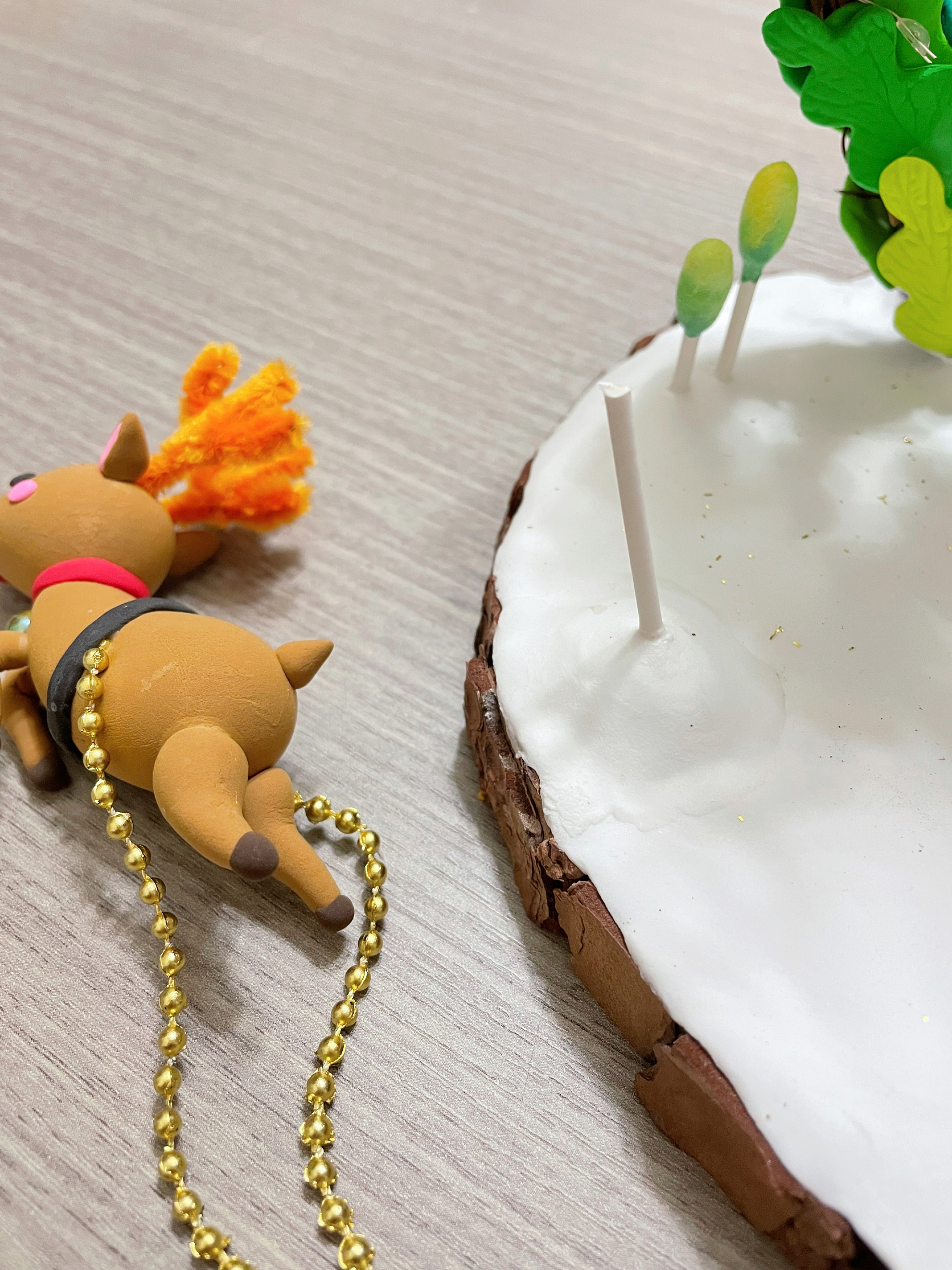 棉花棒固定在雪地上