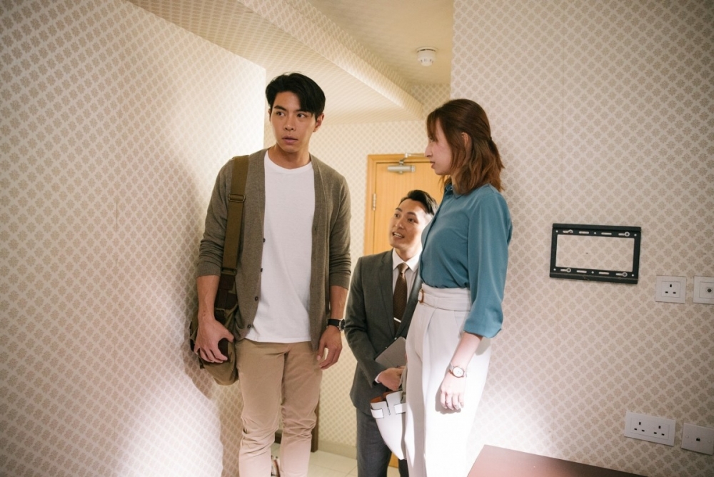 夫妻租房子遇到囂張惡鄰居，需要忍受噪音問題。