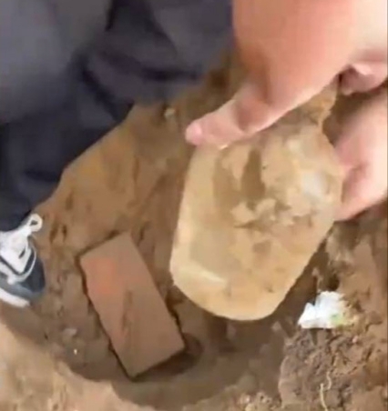 瓶內白酒卻因時間過得太久全都蒸發