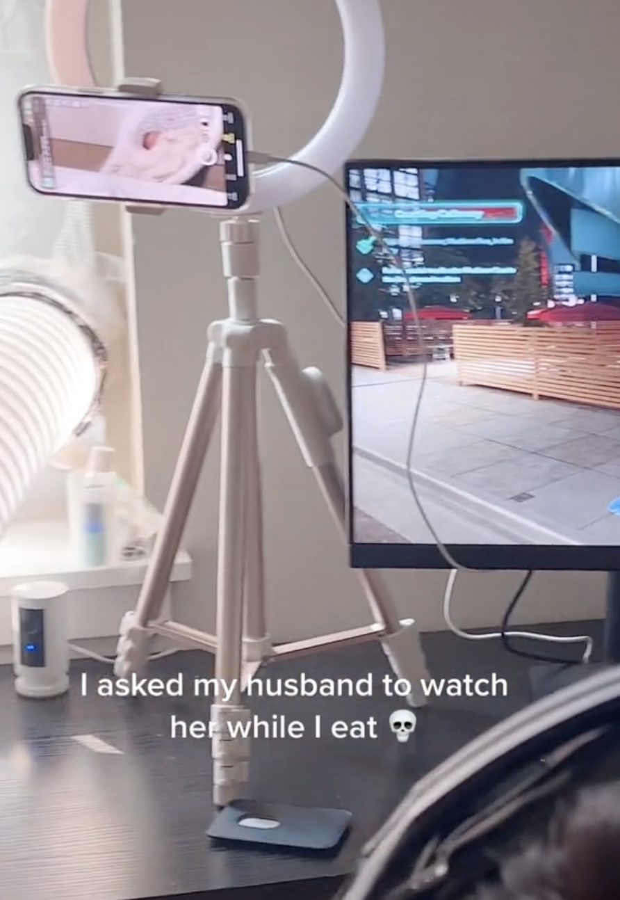 結果丈夫為了打遊戲，用小型監控器看顧女兒。