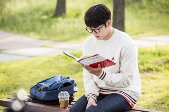 不少網友大指學校有問題，而且拿去投稿沒有理由不知