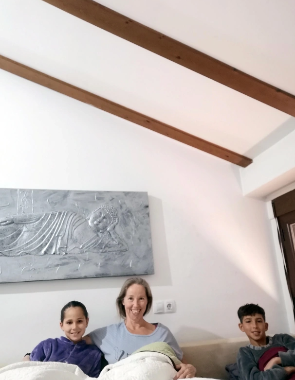 Bernie有為子女準備各自的房間，從沒有迫使子女一定要共同睡覺