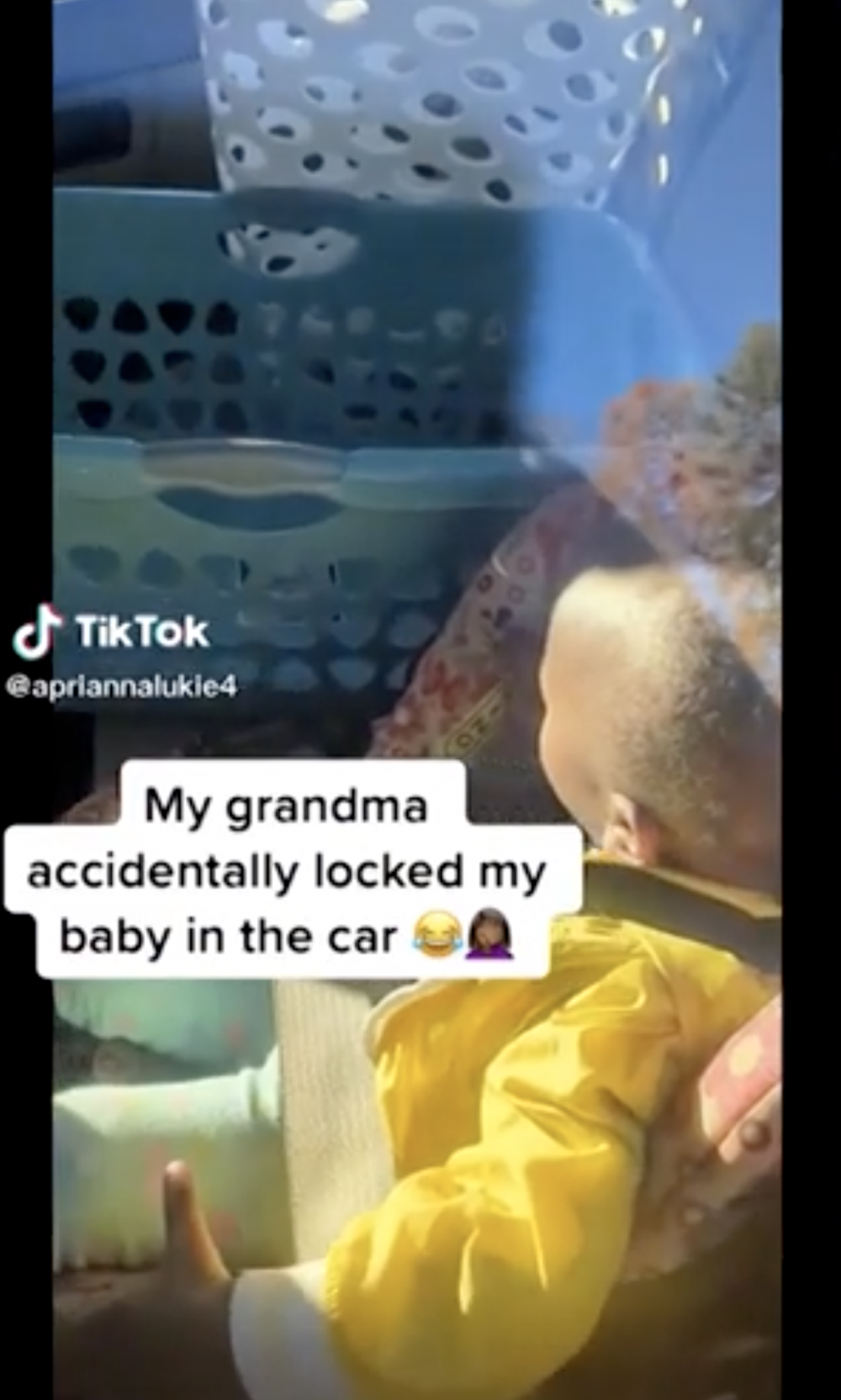 短片所見女兒原先坐在後座的兒童安全座上。