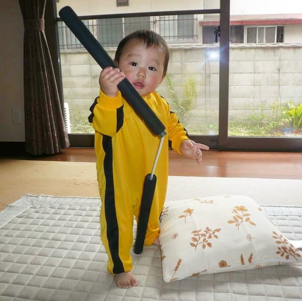 龍城自1歲起接觸李小龍的影視作品後，就對武術產生極大的興趣