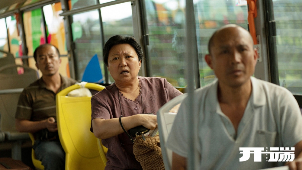 網民認為車長做法正確,任何市民都應該遵守巴士規則,不得妨礙車長開車。