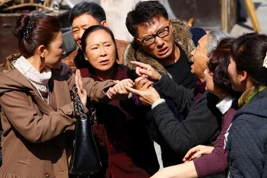 媽媽害怕旁人的眼光，更指有段時間鄰居不會和她們打招呼