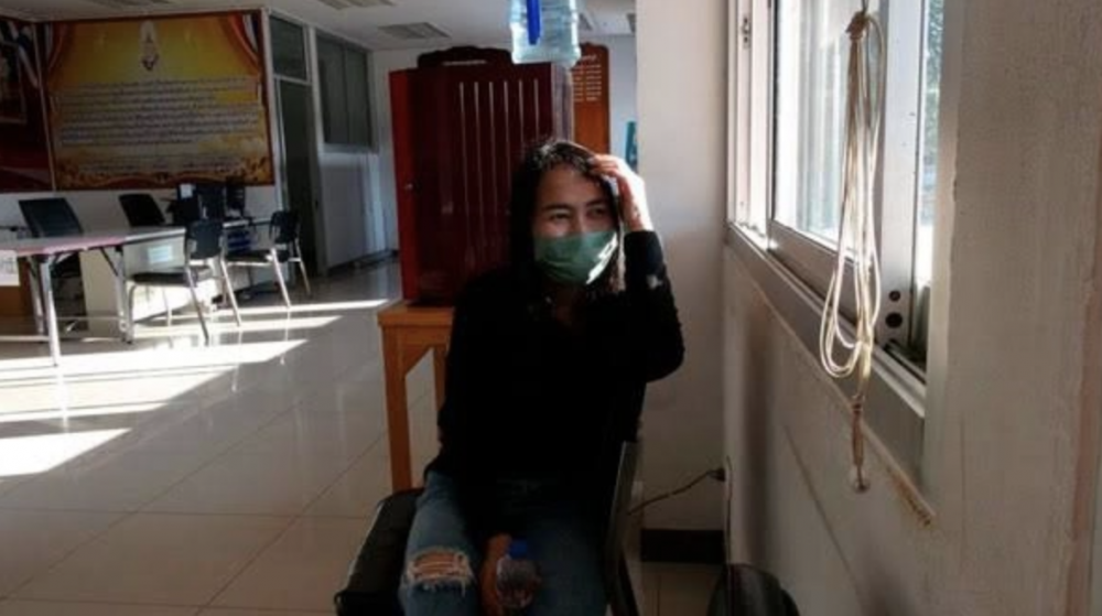 人妻發現丈夫開車走後,她身上沒有帶電話,只好徒步走20多公里到警局