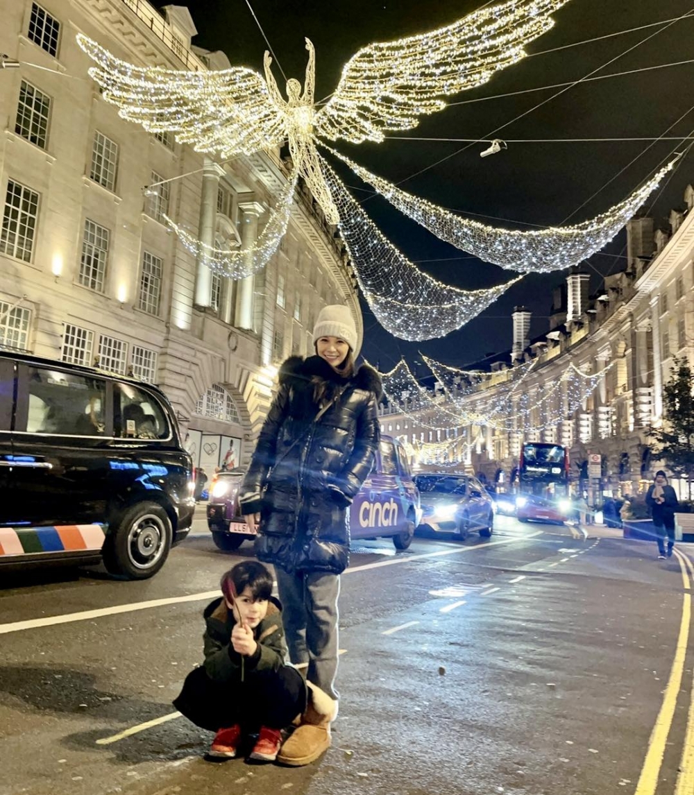 對亞洲媽媽來說，她們也要花時間適應西方的教育模式。